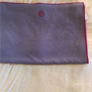 Manduka yogitoes hot yoga towel